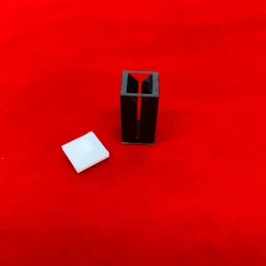 micro cuvette with black walls and lid